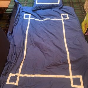Pottery Barn/PB Dorm navy and white twin/twin xl duvet cover and sham.